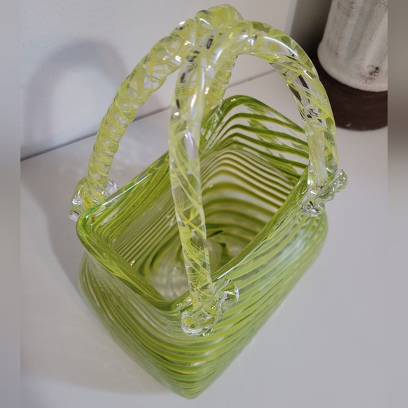 Vintage Lime Green Yellow Striped Swirls Art Glass Purse - Picture 9 of 9